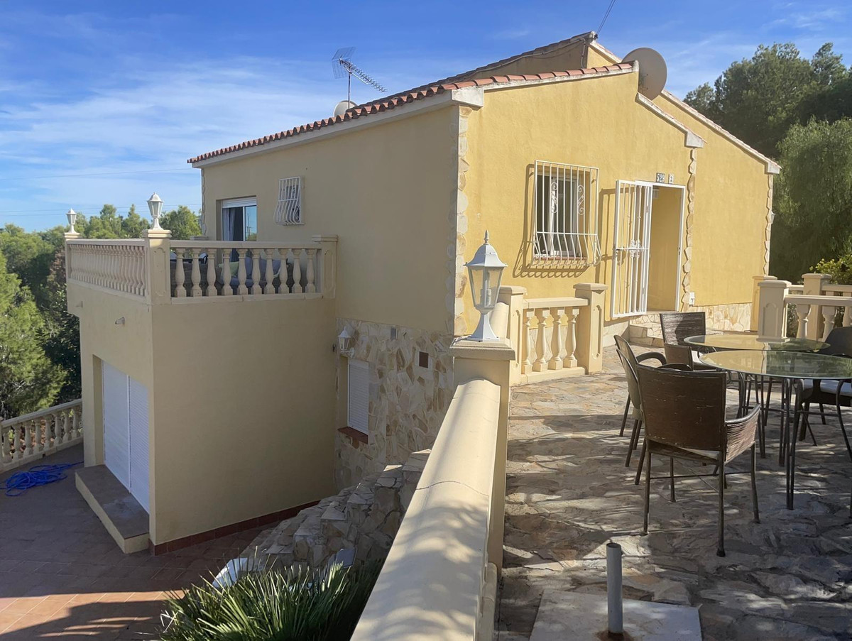 4 Bed Townhouse for sale in La Nucia Costa Blanca, Alicante, Spain