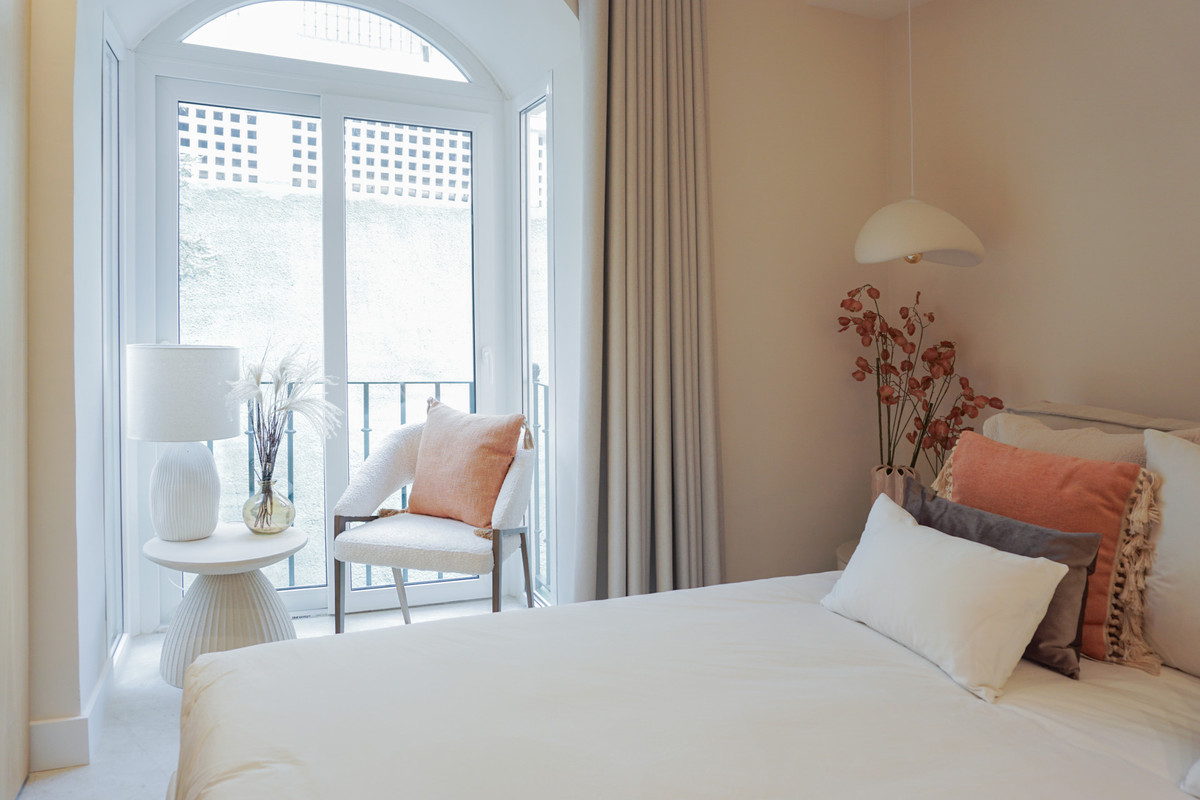 4 Bed Apartment for sale in Nueva Andalucía Costa Del Sol, Málaga, Spain
