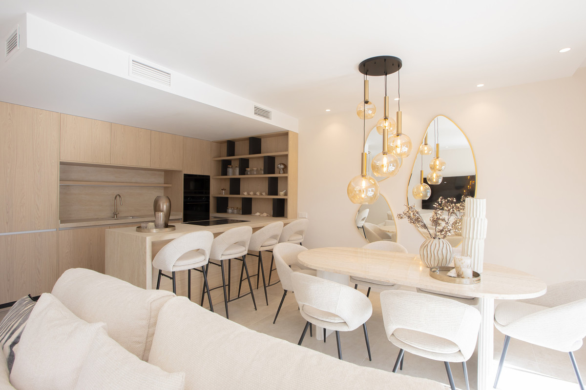 4 Bed Apartment for sale in Nueva Andalucía Costa Del Sol, Málaga, Spain