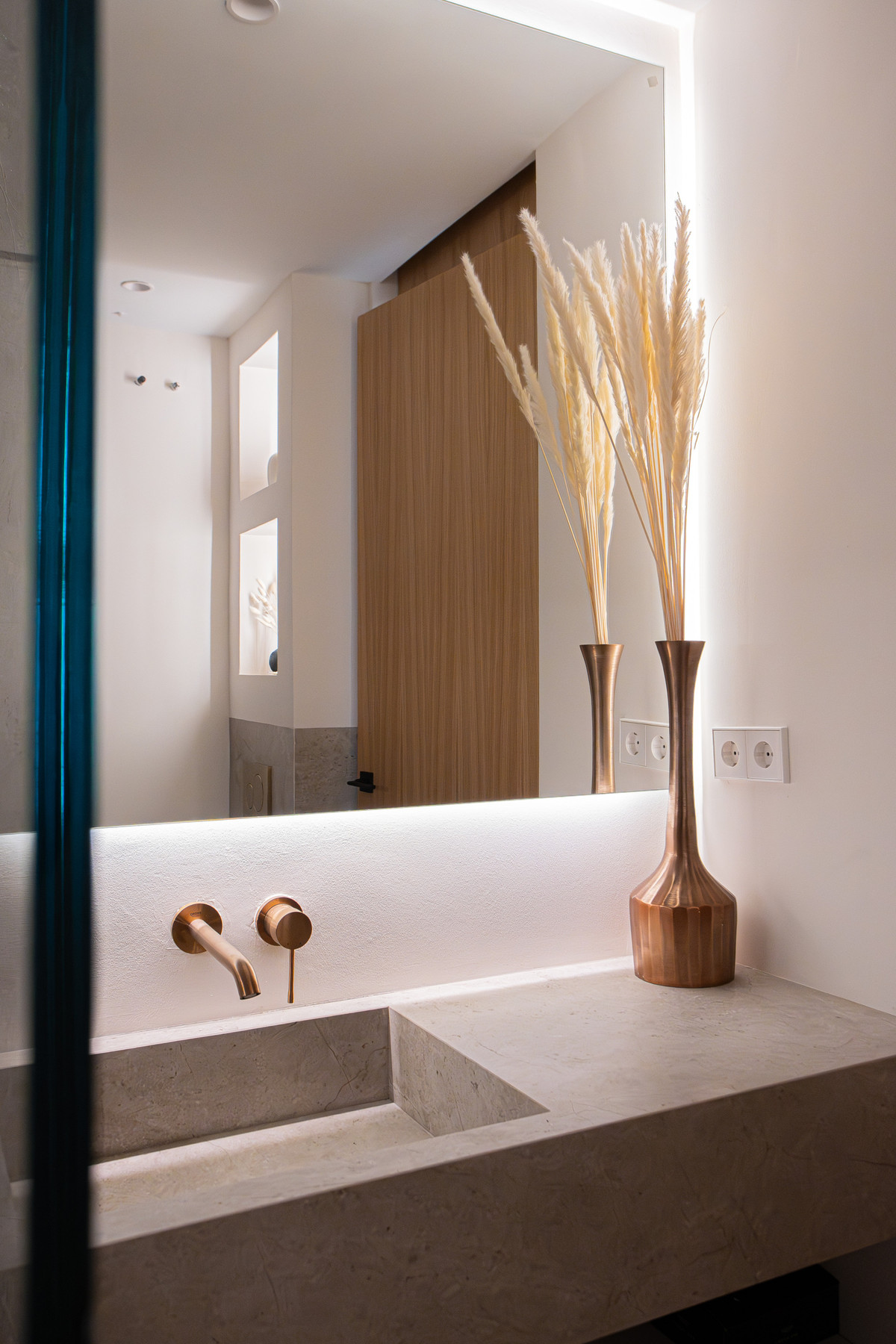 4 Bed Apartment for sale in Nueva Andalucía Costa Del Sol, Málaga, Spain