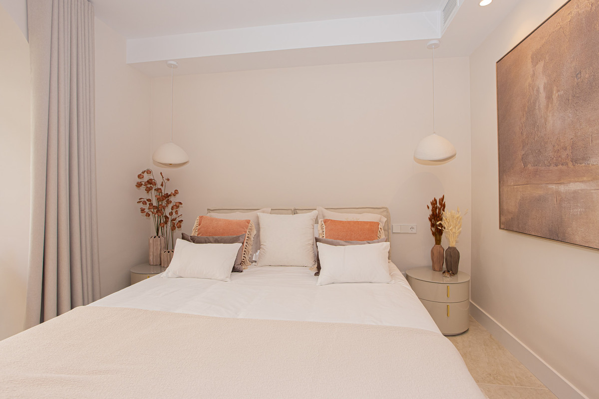 4 Bed Apartment for sale in Nueva Andalucía Costa Del Sol, Málaga, Spain