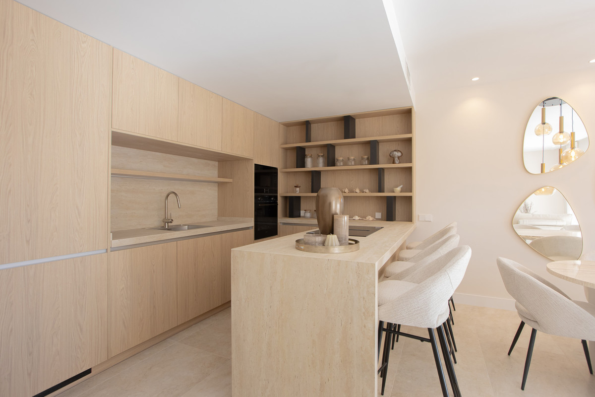 4 Bed Apartment for sale in Nueva Andalucía Costa Del Sol, Málaga, Spain