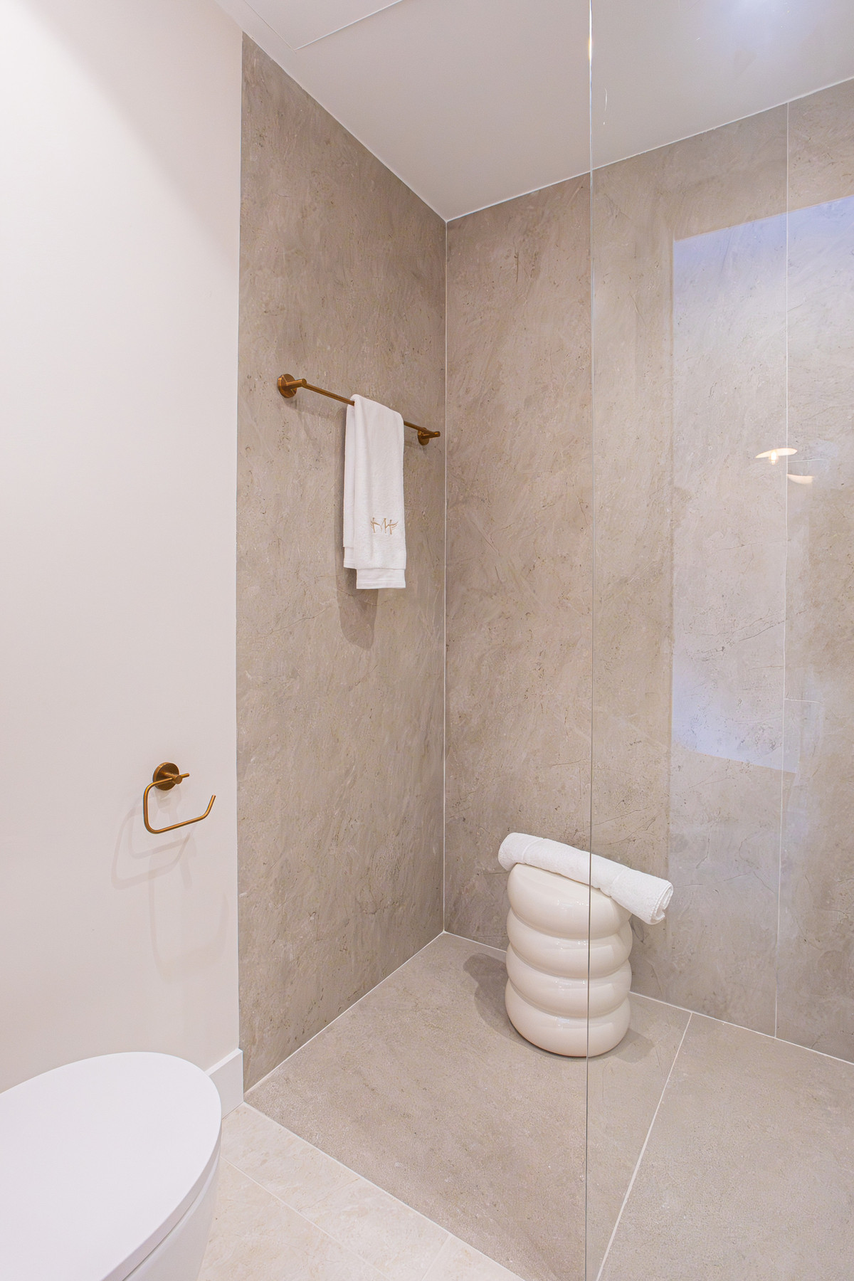 4 Bed Apartment for sale in Nueva Andalucía Costa Del Sol, Málaga, Spain