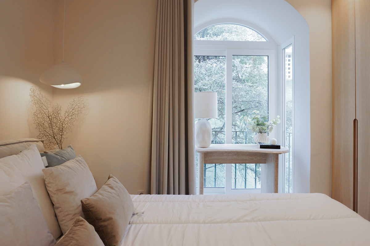 4 Bed Apartment for sale in Nueva Andalucía Costa Del Sol, Málaga, Spain