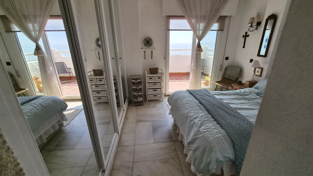 2 Bed Apartment for sale in Estepona Costa Del Sol, Málaga, Spain