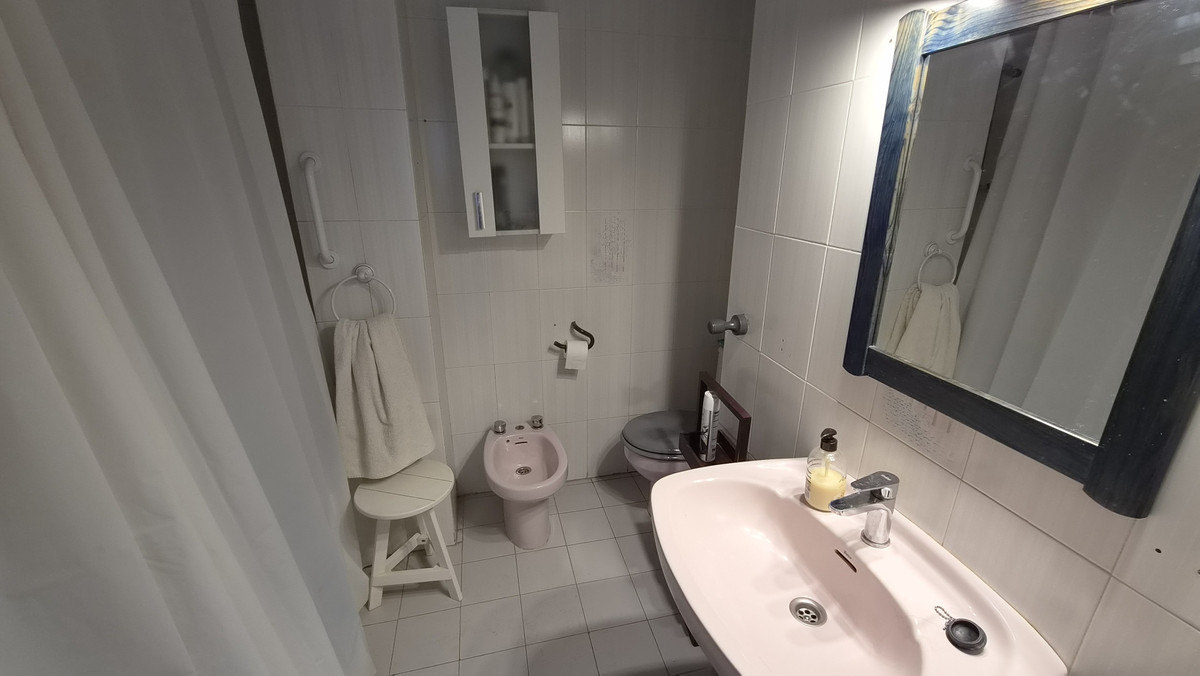 2 Bed Apartment for sale in Estepona Costa Del Sol, Málaga, Spain