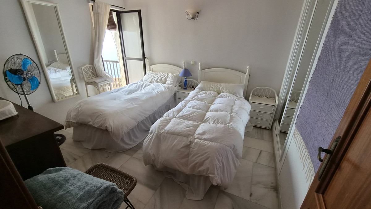 2 Bed Apartment for sale in Estepona Costa Del Sol, Málaga, Spain