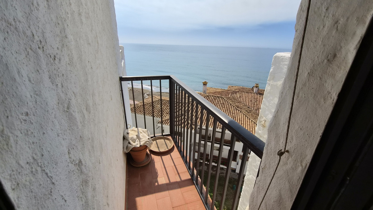 2 Bed Apartment for sale in Estepona Costa Del Sol, Málaga, Spain
