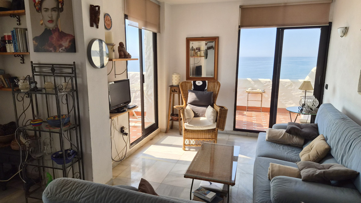 2 Bed Apartment for sale in Estepona Costa Del Sol, Málaga, Spain