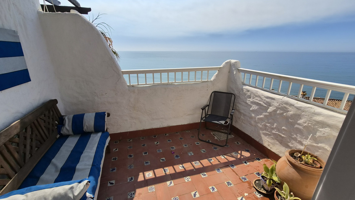 2 Bed Apartment for sale in Estepona Costa Del Sol, Málaga, Spain