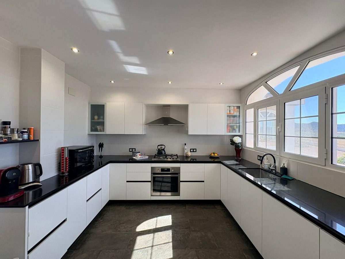 Se vende Villa - Chalet de 4 dormitorios en Costa Blanca, Alicante, España