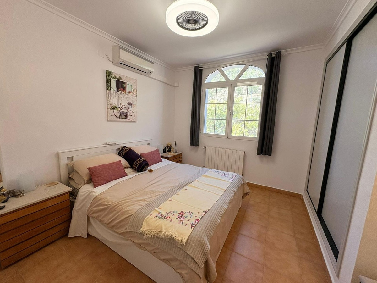 Se vende Villa - Chalet de 4 dormitorios en Costa Blanca, Alicante, España