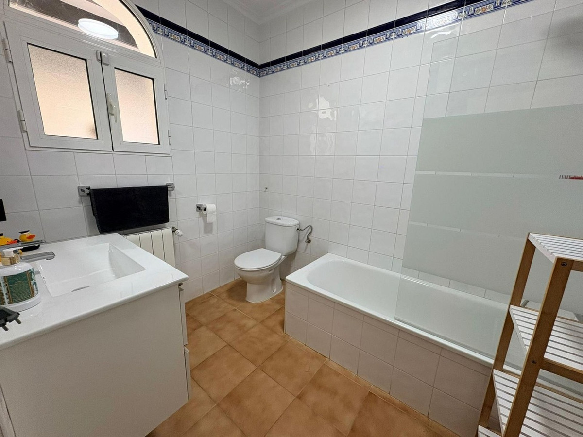 Se vende Villa - Chalet de 4 dormitorios en Costa Blanca, Alicante, España