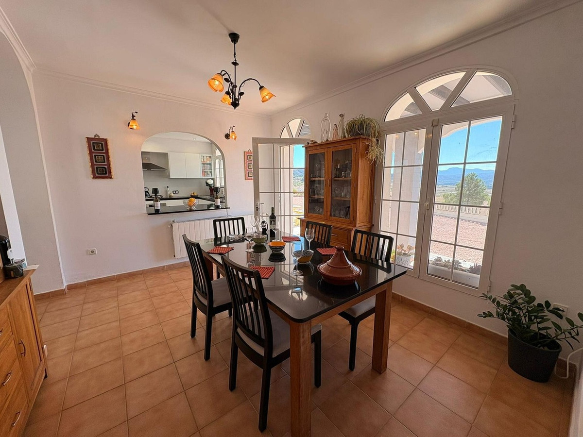 Se vende Villa - Chalet de 4 dormitorios en Costa Blanca, Alicante, España