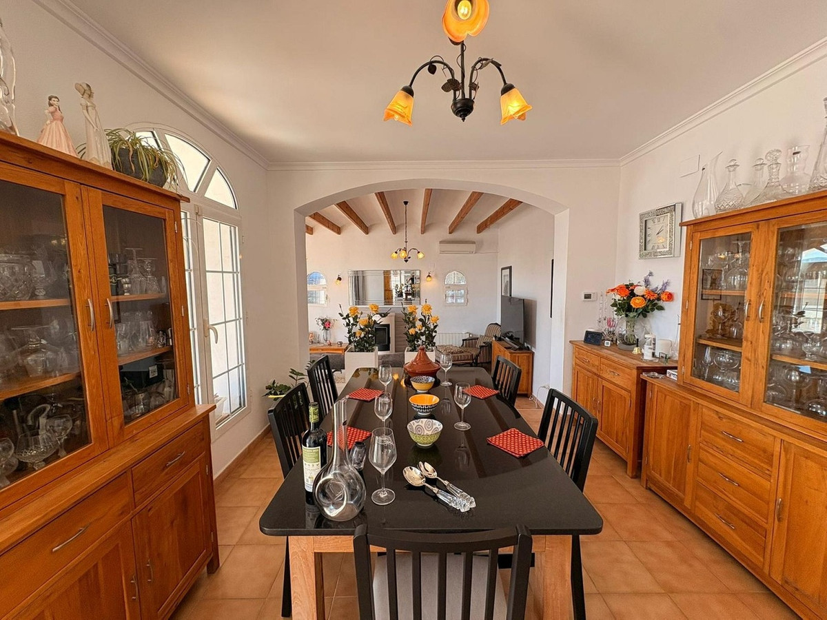 Se vende Villa - Chalet de 4 dormitorios en Costa Blanca, Alicante, España