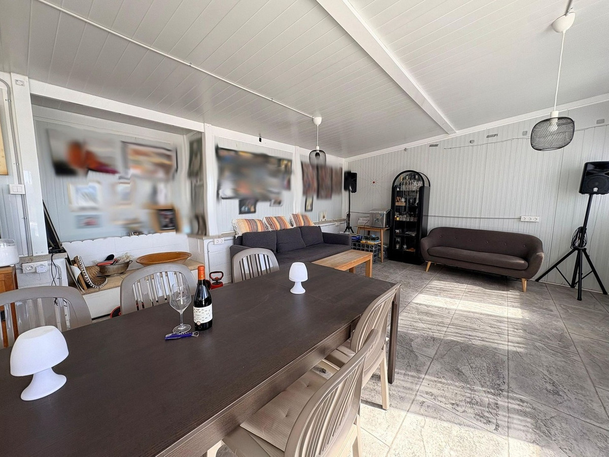 Se vende Villa - Chalet de 4 dormitorios en Costa Blanca, Alicante, España