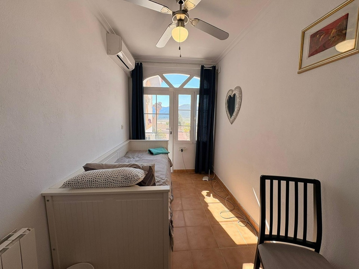 Se vende Villa - Chalet de 4 dormitorios en Costa Blanca, Alicante, España