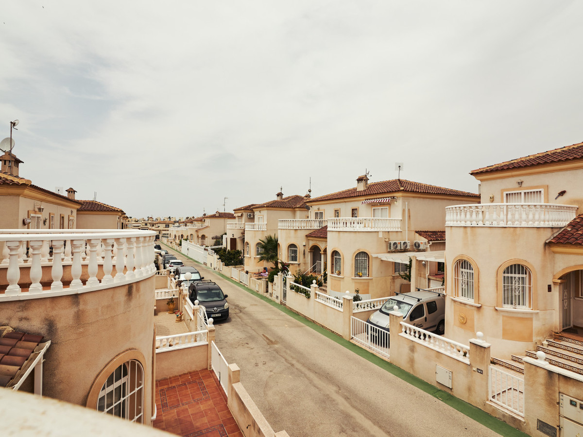 2 Bed Townhouse for sale in Torrevieja Costa Blanca, Alicante, Spain