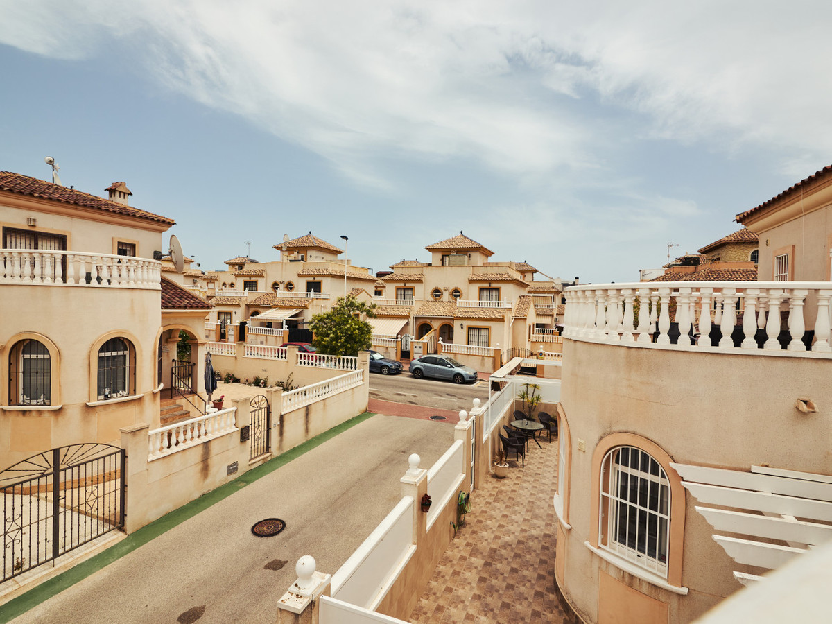 2 Bed Townhouse for sale in Torrevieja Costa Blanca, Alicante, Spain