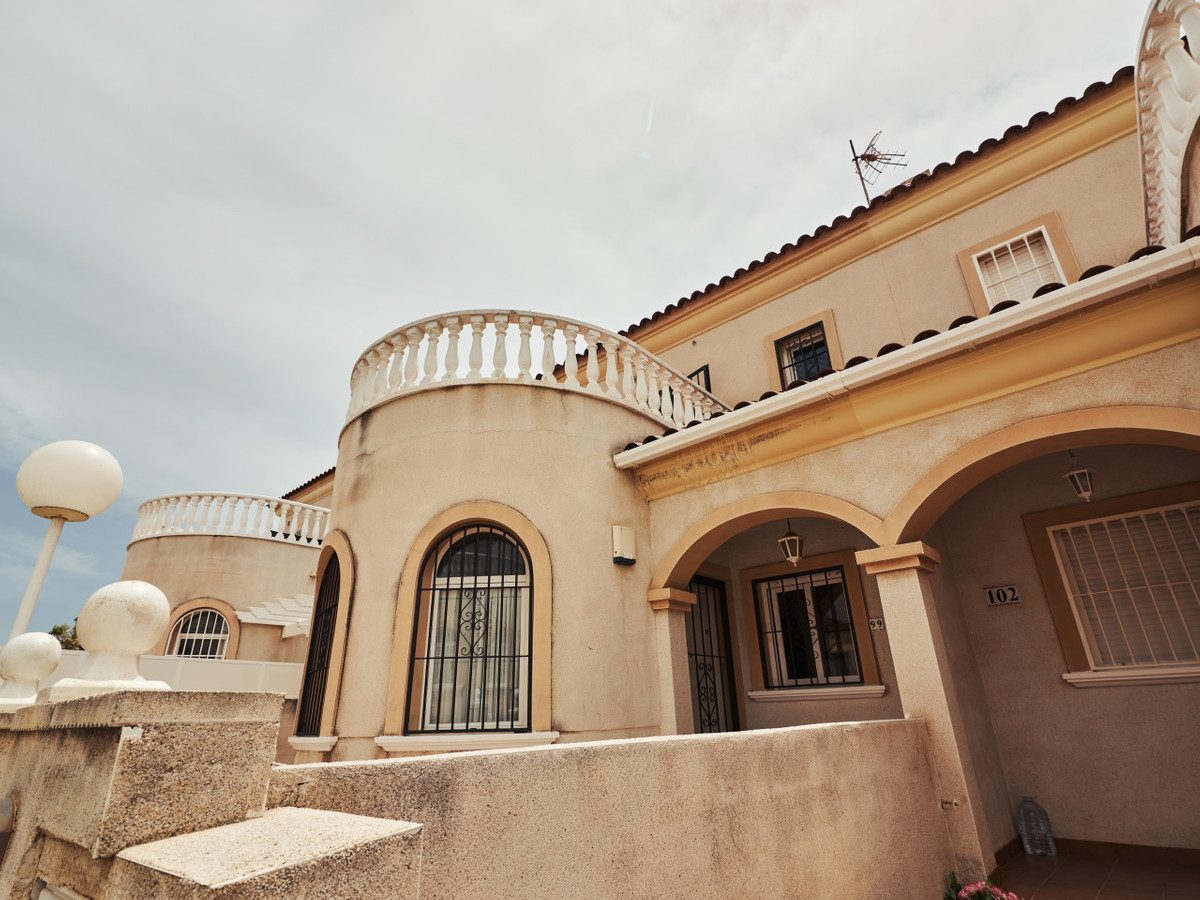 2 Bed Townhouse for sale in Torrevieja Costa Blanca, Alicante, Spain