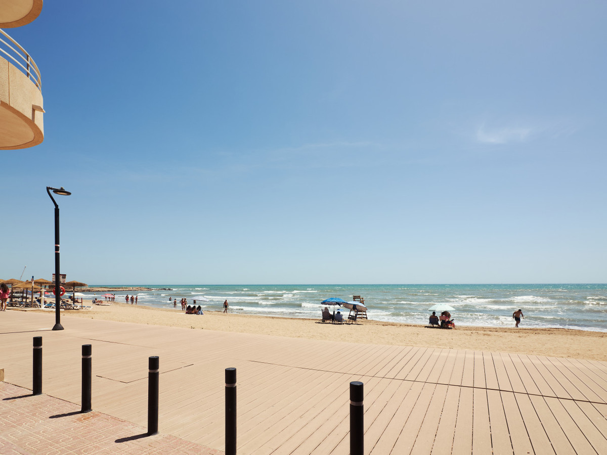 Se vende Apartamento Planta Baja de 2 dormitorios en Costa Blanca, Alicante, España