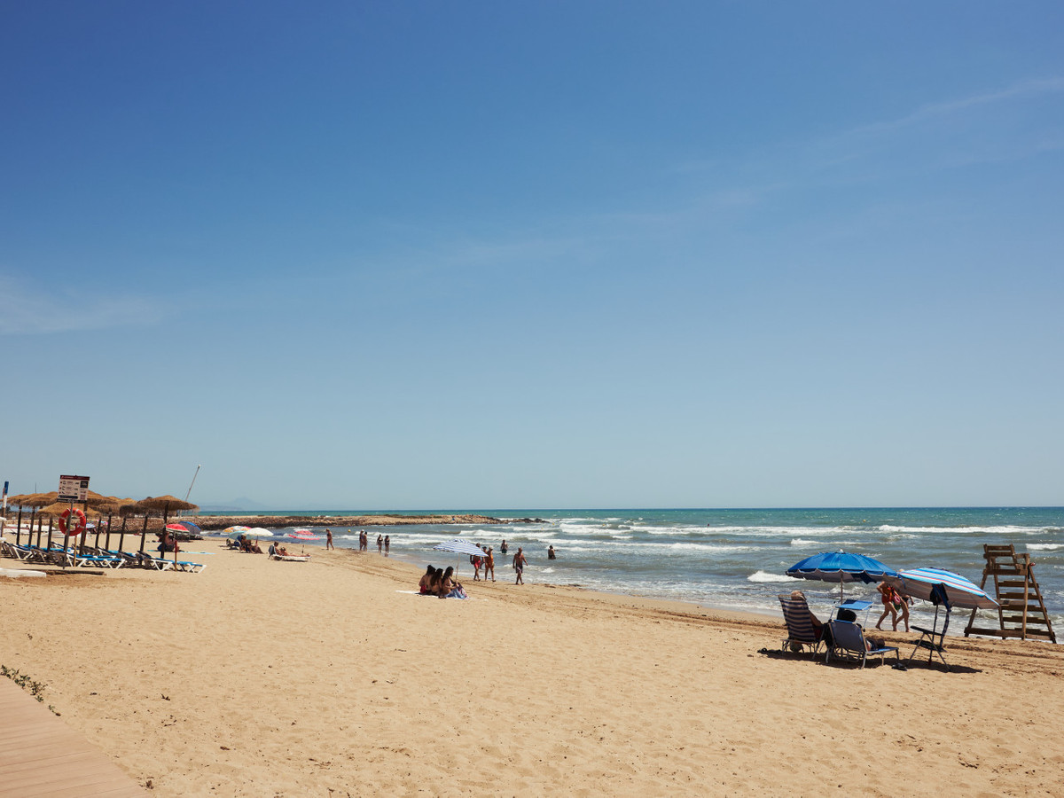Se vende Apartamento Planta Baja de 2 dormitorios en Costa Blanca, Alicante, España