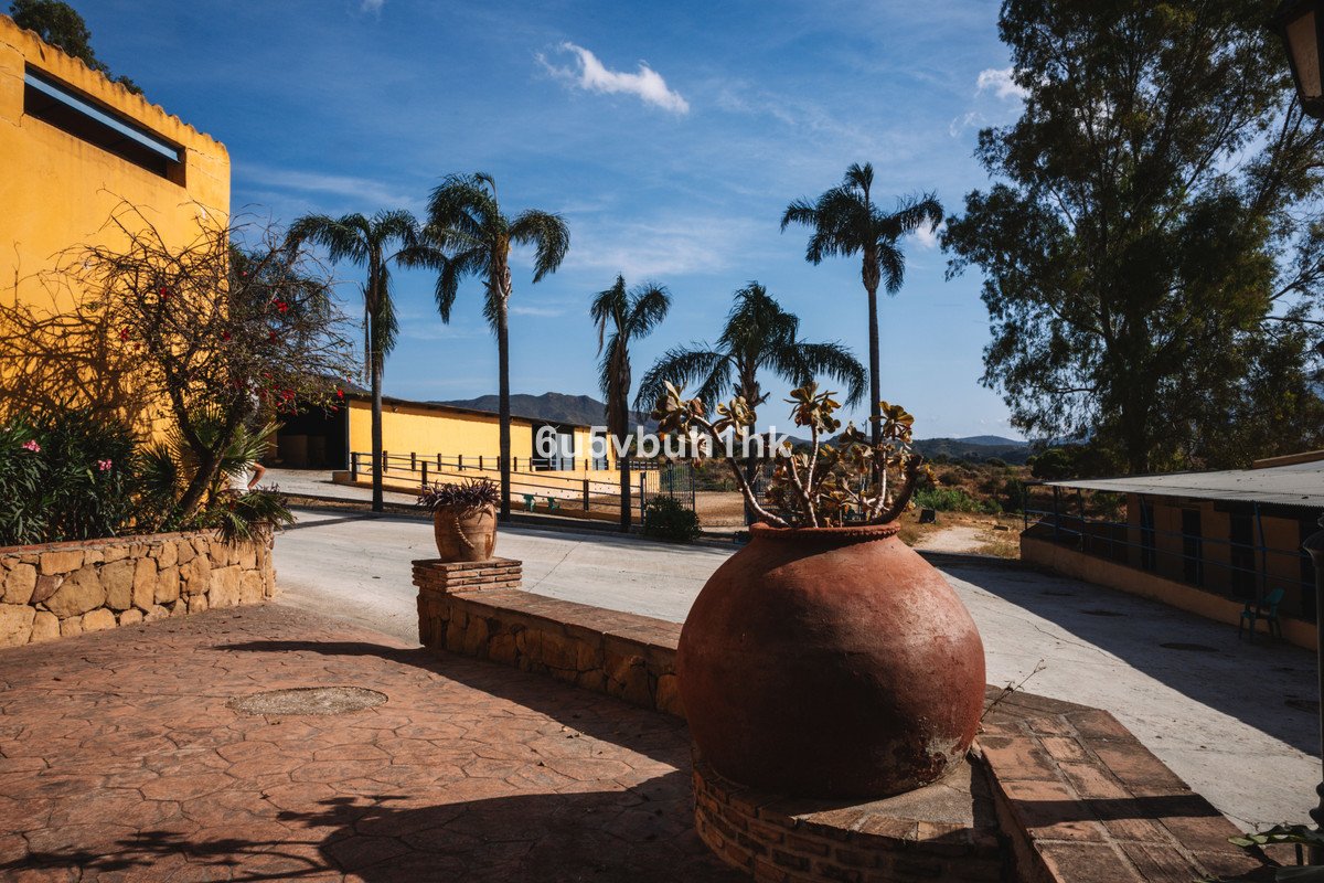 5 Bed Townhouse for sale in Entrerrios Costa Del Sol, Málaga, Spain