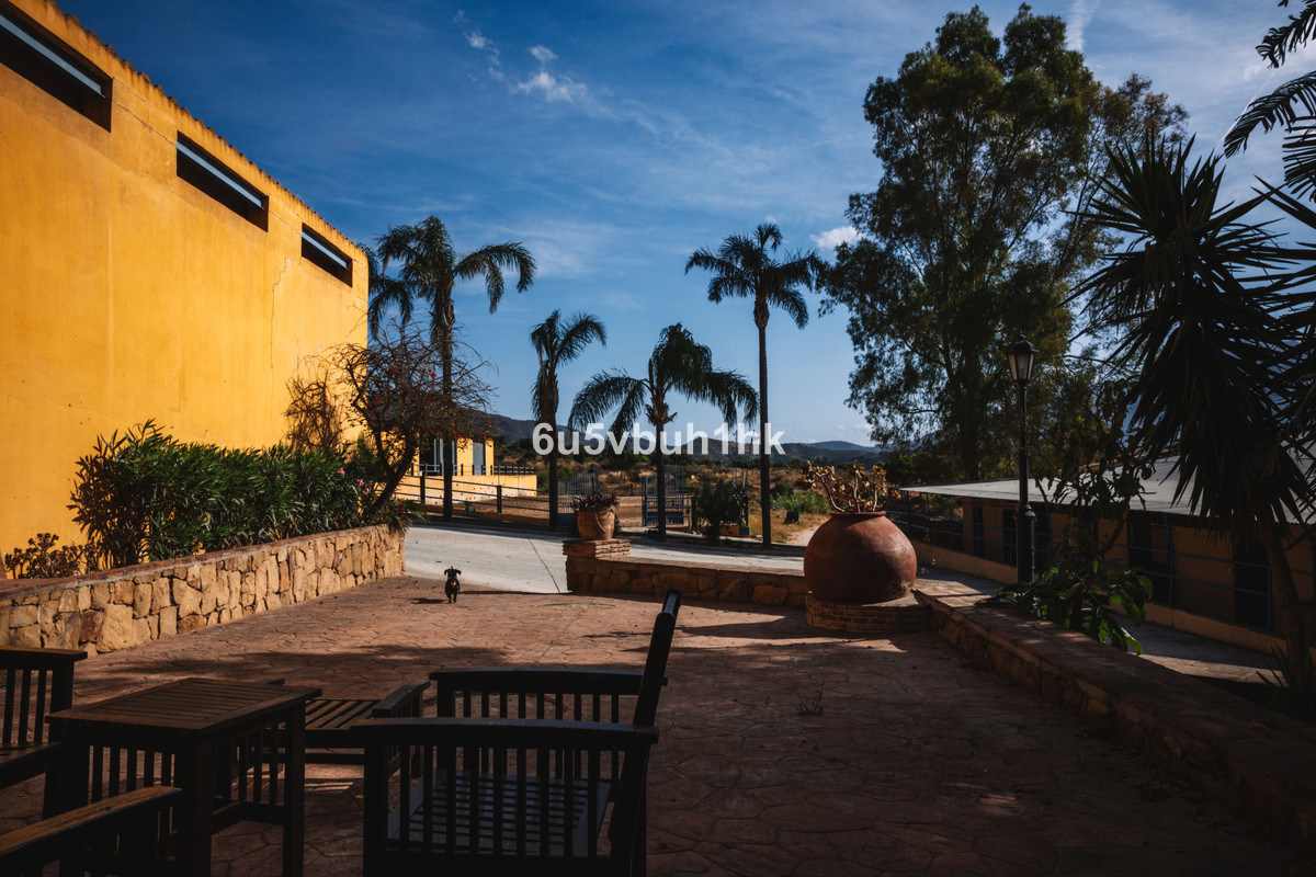 5 Bed Townhouse for sale in Entrerrios Costa Del Sol, Málaga, Spain