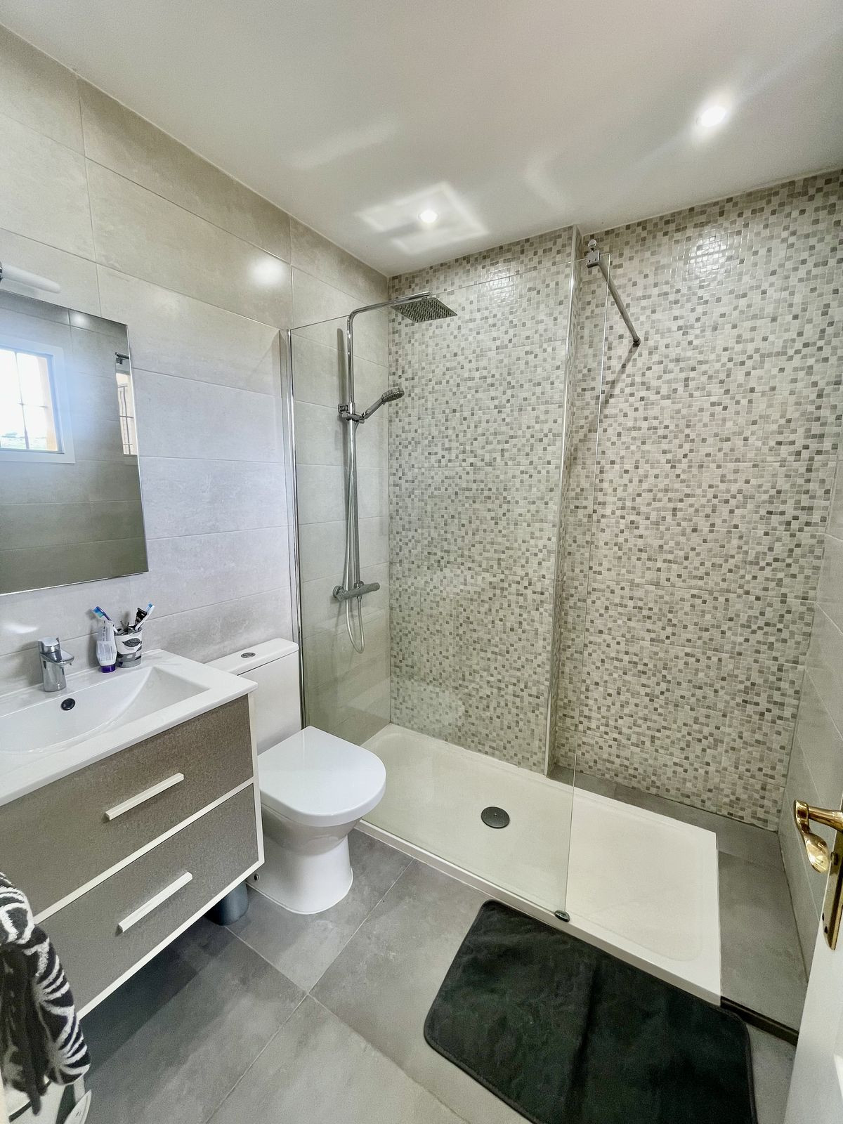 4 Bed Townhouse for sale in La Duquesa Costa Del Sol, Málaga, Spain