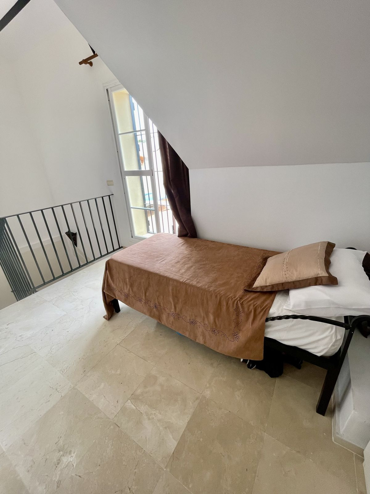 4 Bed Townhouse for sale in La Duquesa Costa Del Sol, Málaga, Spain