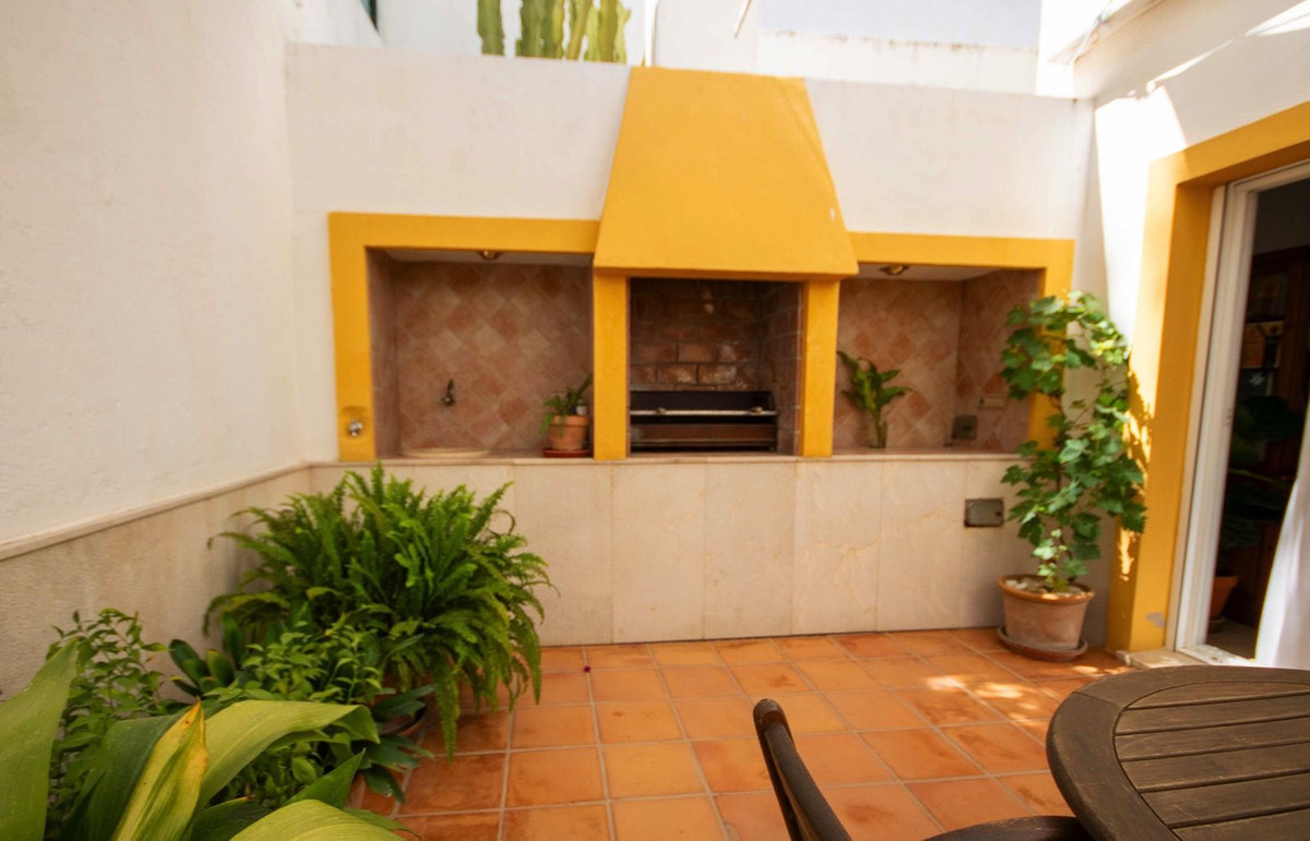 4 Bed Townhouse for sale in Estepona Costa Del Sol, Málaga, Spain