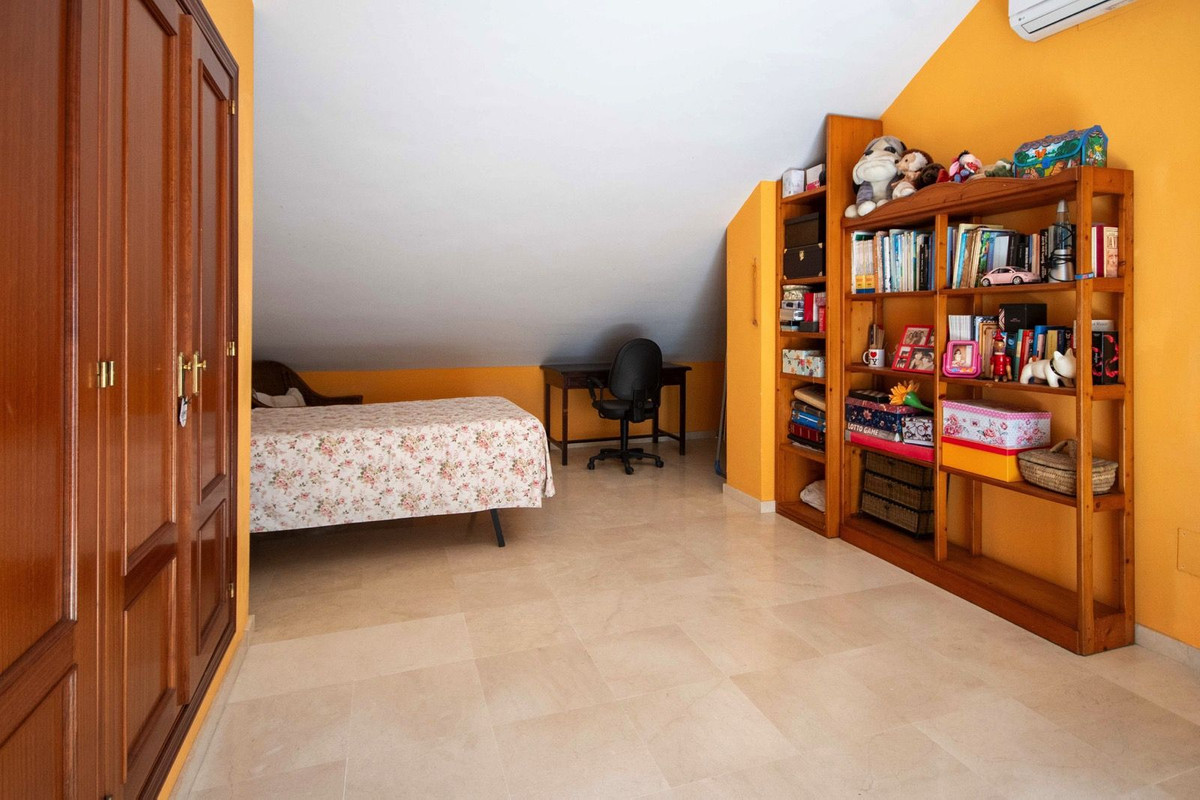 4 Bed Townhouse for sale in Estepona Costa Del Sol, Málaga, Spain