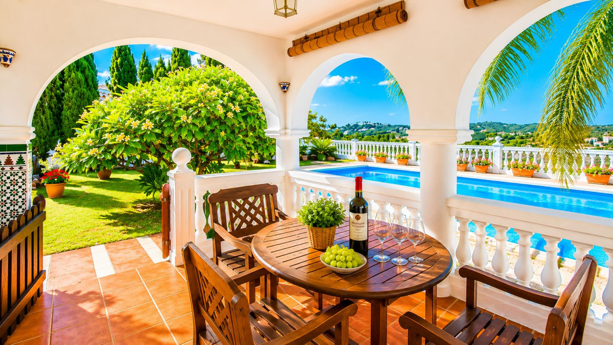 3 Bed Townhouse for sale in Estepona Costa Del Sol, Málaga, Spain