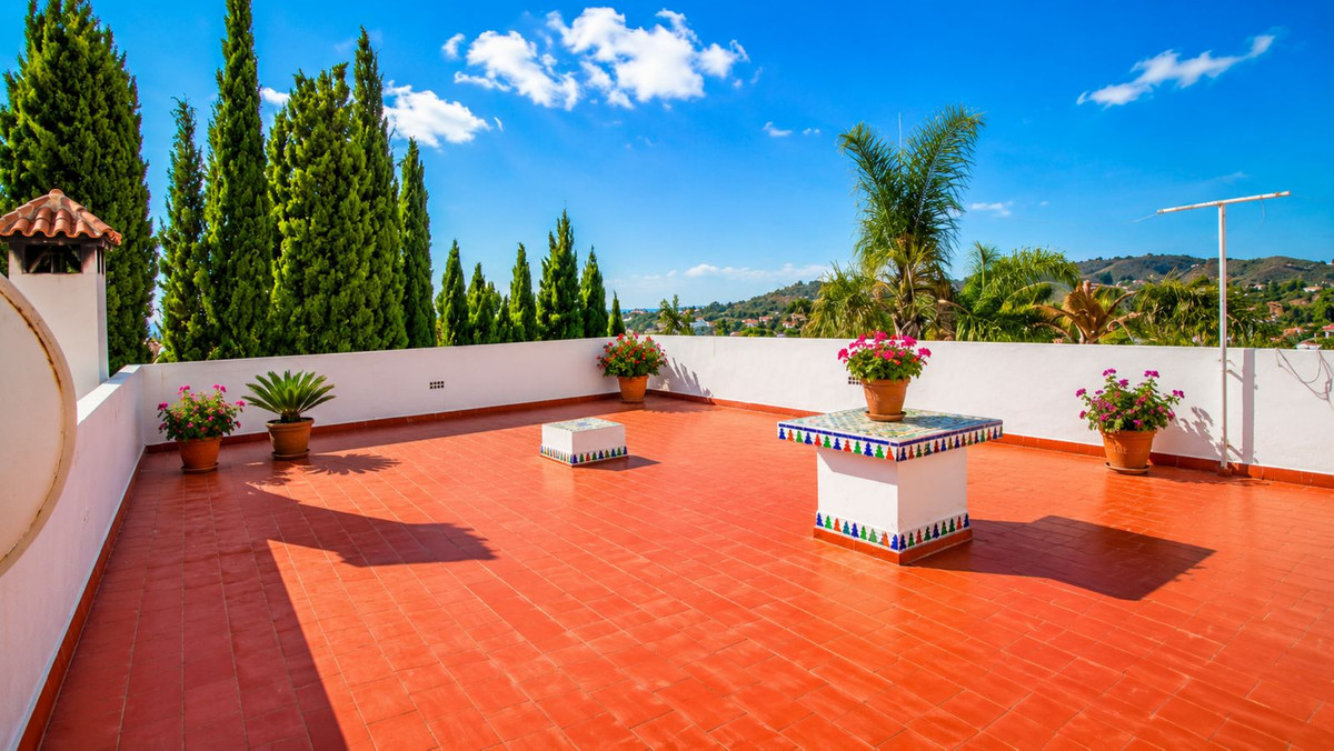 3 Bed Townhouse for sale in Estepona Costa Del Sol, Málaga, Spain