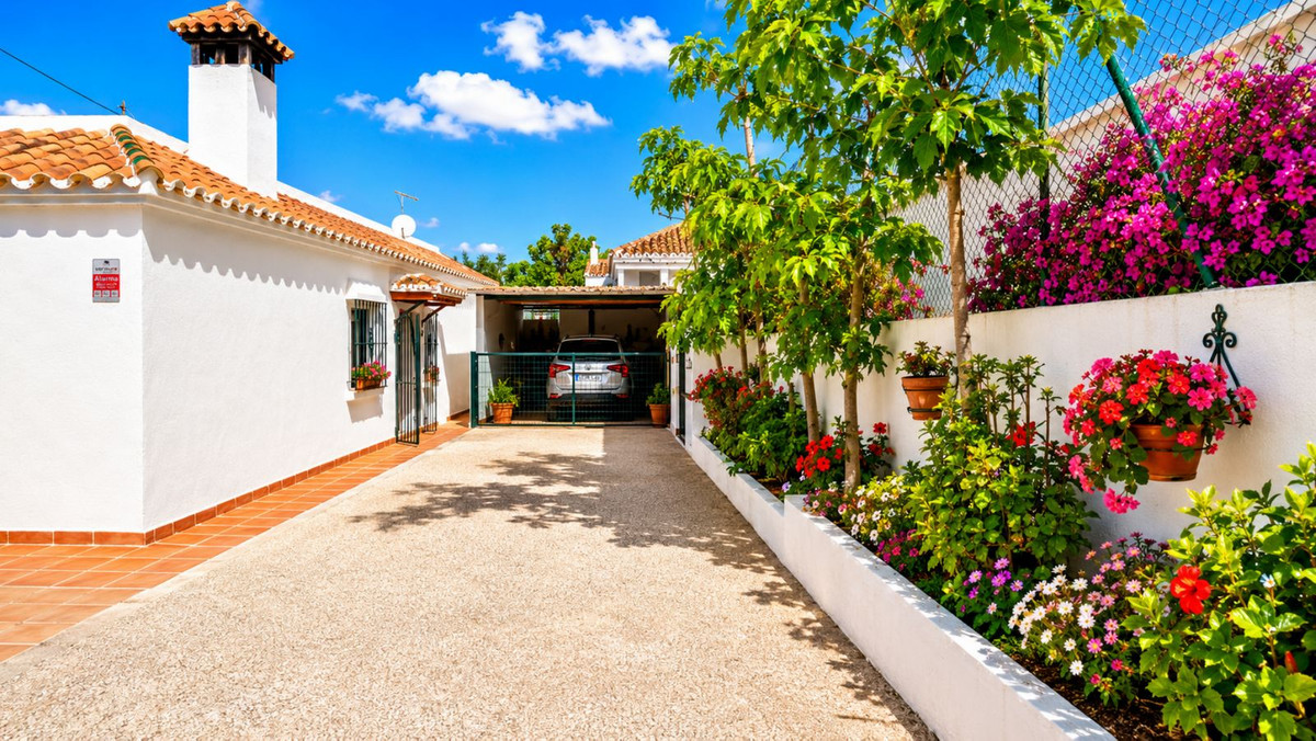 3 Bed Townhouse for sale in Estepona Costa Del Sol, Málaga, Spain