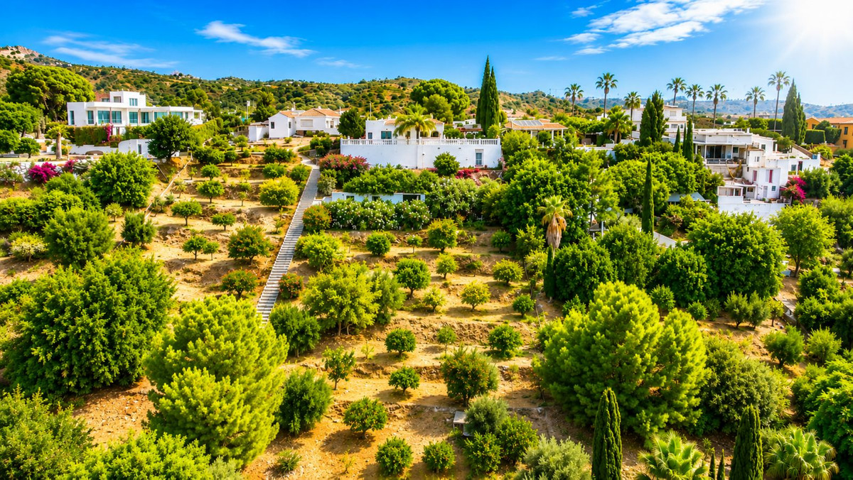3 Bed Townhouse for sale in Estepona Costa Del Sol, Málaga, Spain