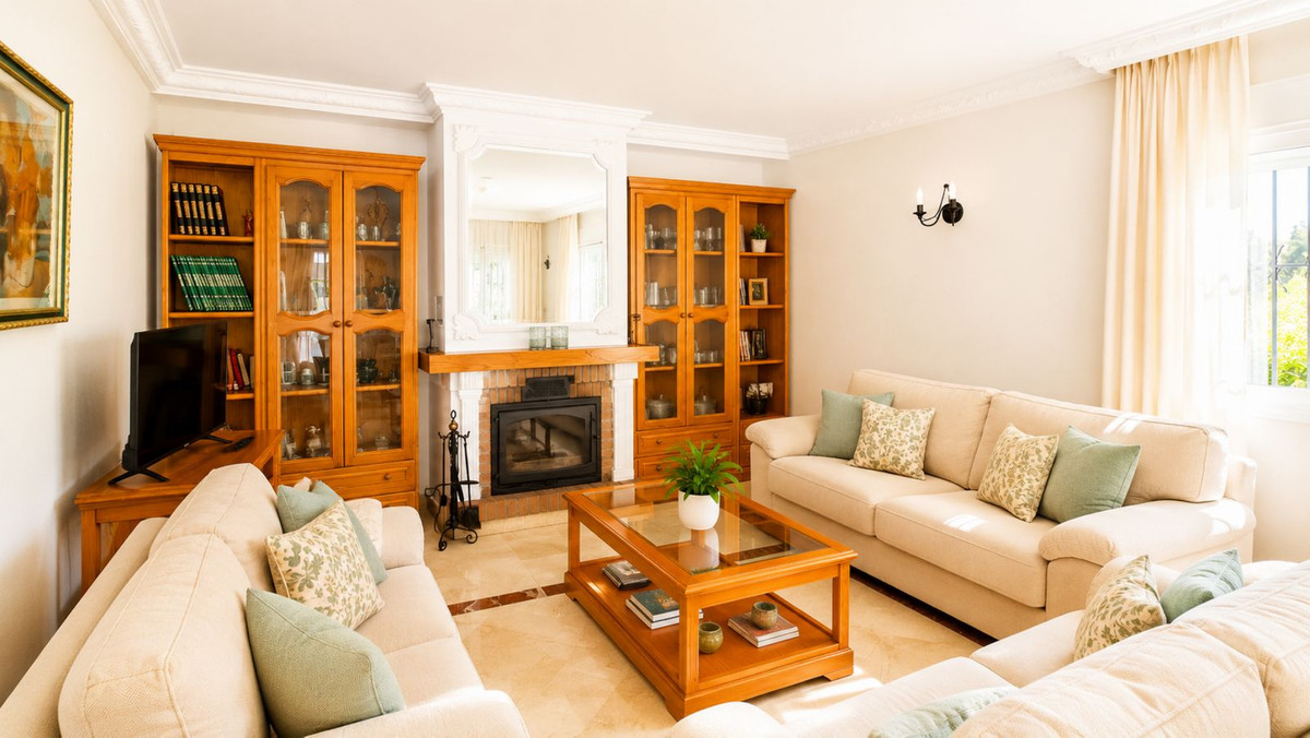3 Bed Townhouse for sale in Estepona Costa Del Sol, Málaga, Spain