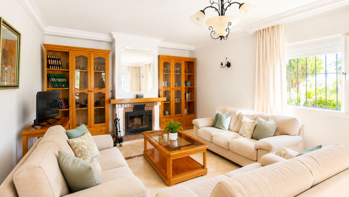 3 Bed Townhouse for sale in Estepona Costa Del Sol, Málaga, Spain