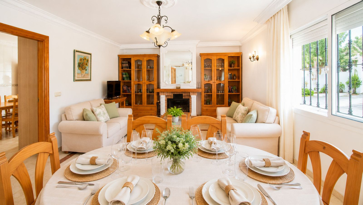 3 Bed Townhouse for sale in Estepona Costa Del Sol, Málaga, Spain