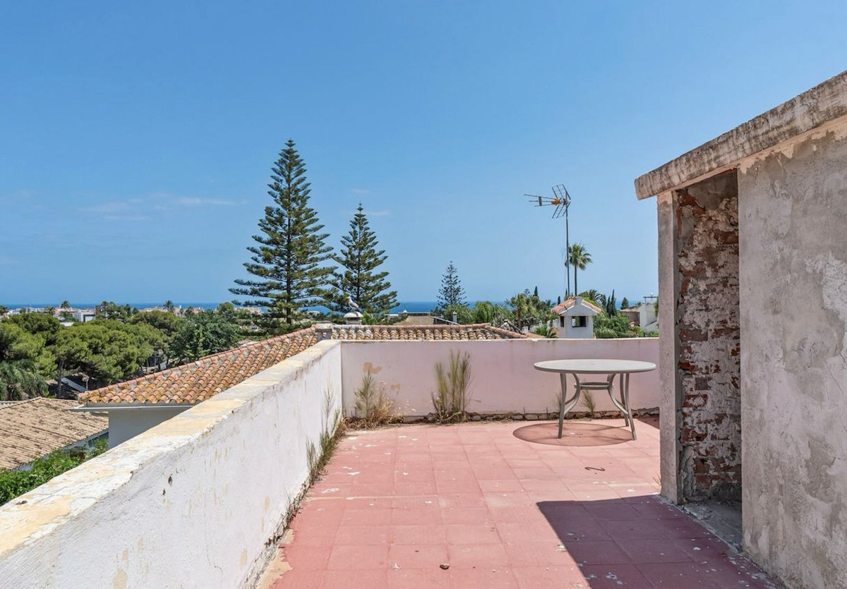 5 Bed Townhouse for sale in Nueva Andalucía Costa Del Sol, Málaga, Spain