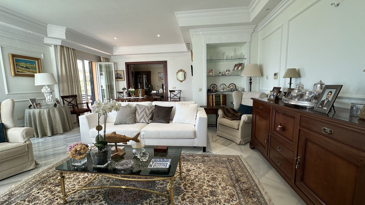 Se vende Villa - Chalet de 6 dormitorios en Costa Del Sol, Málaga, España