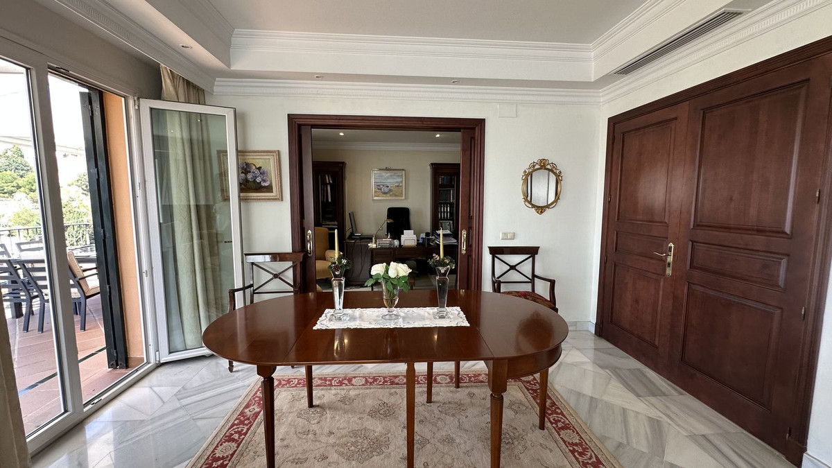Se vende Villa - Chalet de 6 dormitorios en Costa Del Sol, Málaga, España