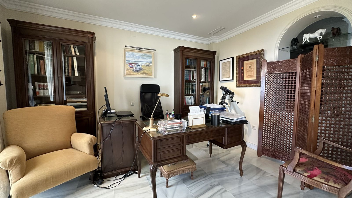 Se vende Villa - Chalet de 6 dormitorios en Costa Del Sol, Málaga, España