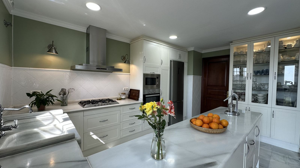 Se vende Villa - Chalet de 6 dormitorios en Costa Del Sol, Málaga, España