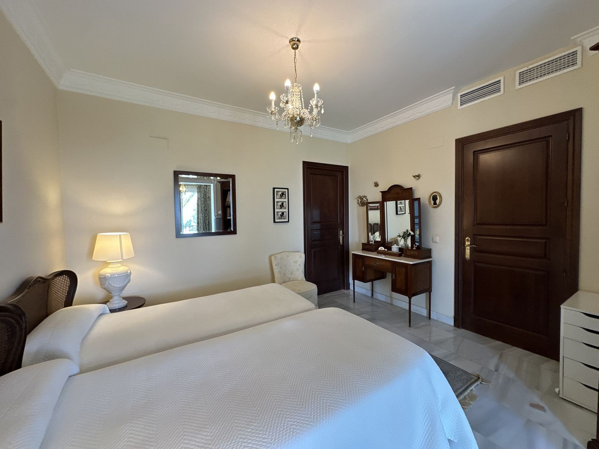 Se vende Villa - Chalet de 6 dormitorios en Costa Del Sol, Málaga, España