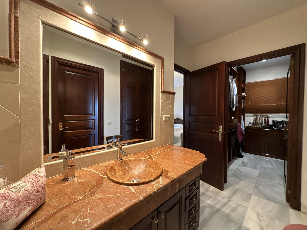 Se vende Villa - Chalet de 6 dormitorios en Costa Del Sol, Málaga, España