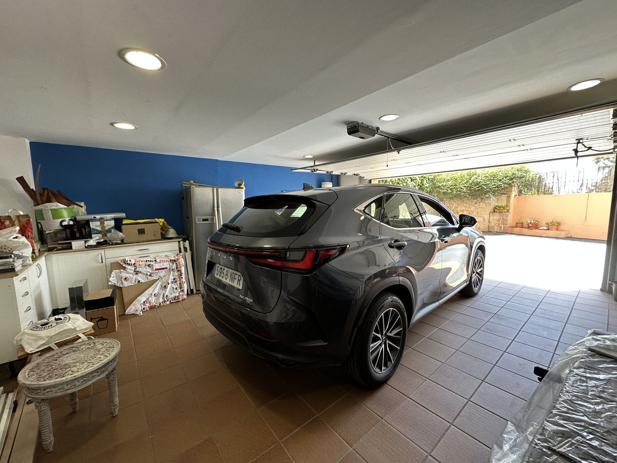 Se vende Villa - Chalet de 6 dormitorios en Costa Del Sol, Málaga, España
