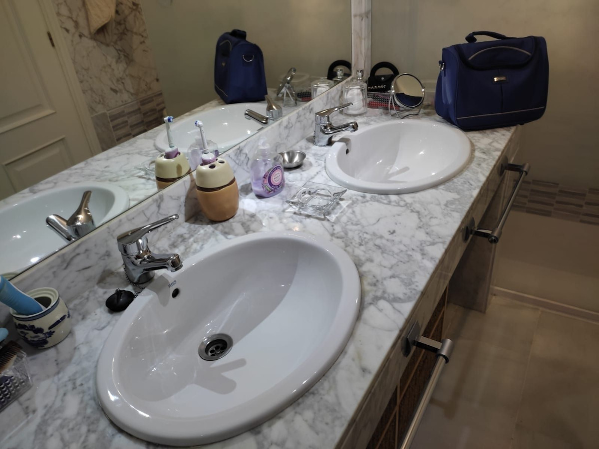 3 Bed Apartment for sale in Marbella Costa Del Sol, Málaga, Spain