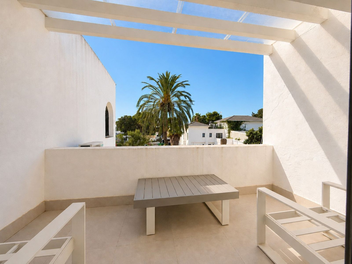 2 Bed Apartment for sale in Sotogrande Costa Del Sol, Cádiz, Spain