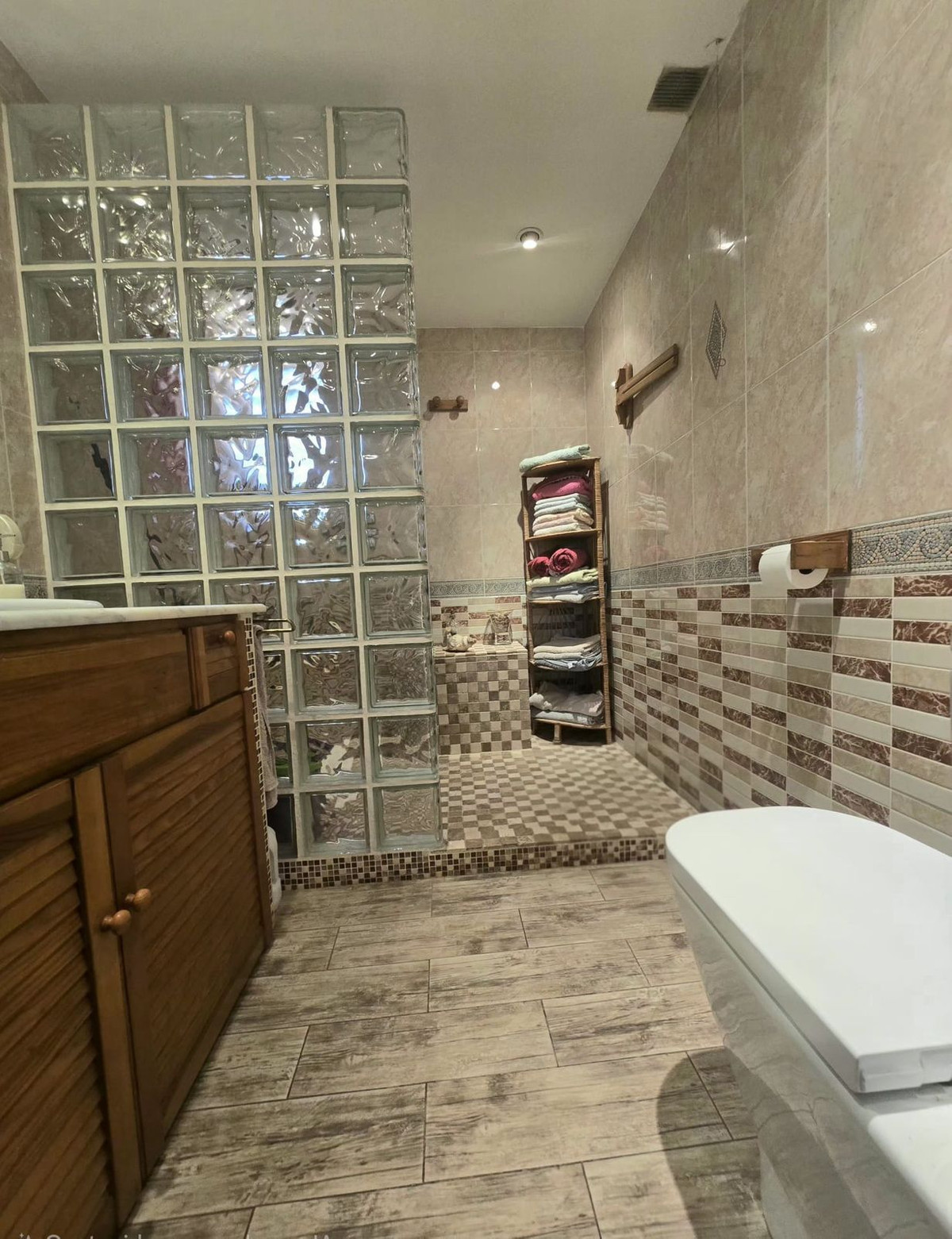 Se vende Apartamento Planta Media de 3 dormitorios en Costa Del Sol, Málaga, España